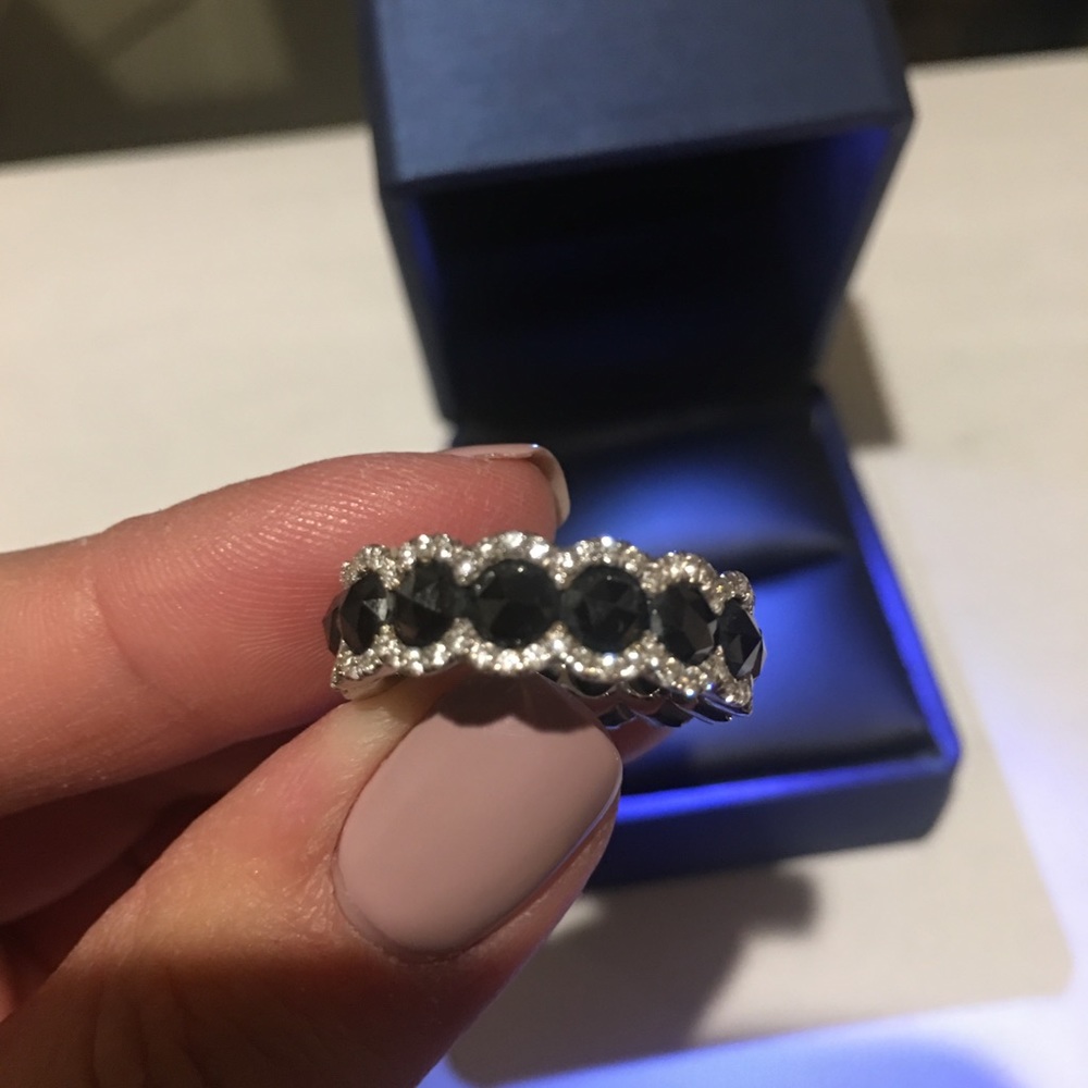 Black and white diamond ring - Picture 7 of 7
